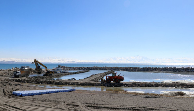 Van Gölü’nde alarma geçiren gelişme! Kayboluyor…