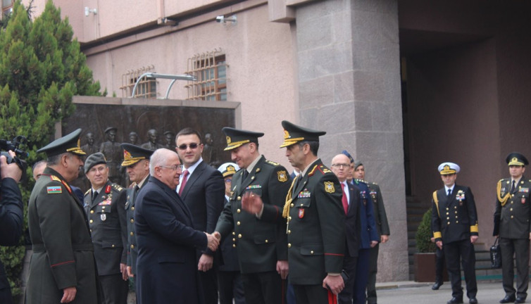 Bakan Güler Azerbaycanlı mevkidaşı Hasanov ile görüştü