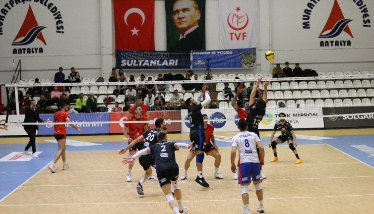 Halkbank 1 verdi 3 aldı