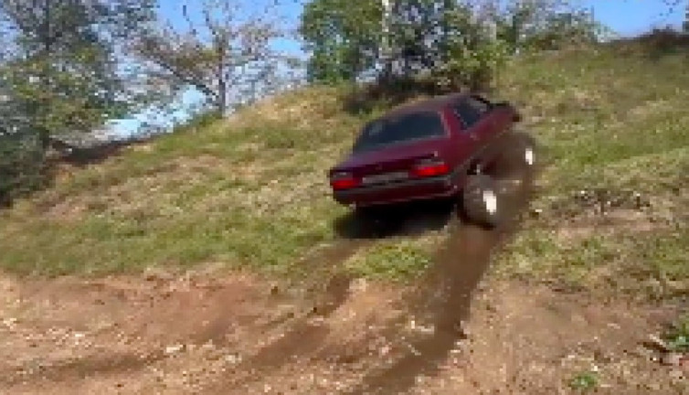 Broadway marka eski aracını 4x4' dönüştürdü