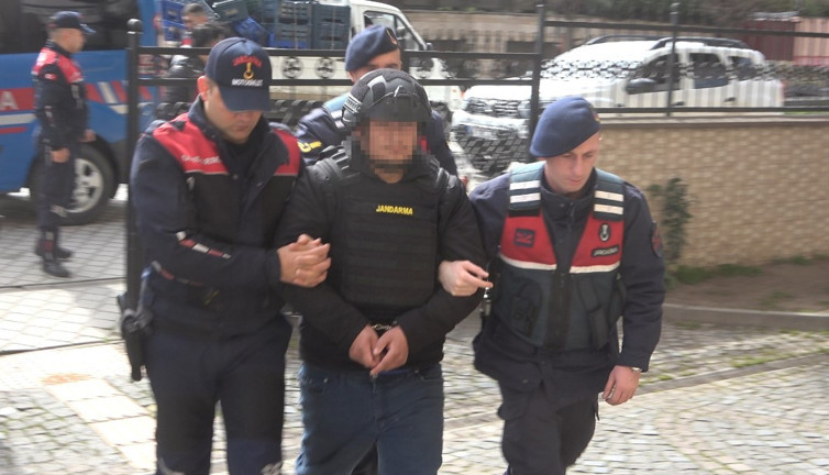 Samsun'da akrabasını vuran zanlı teslim olduğu anları canlı yayına aldı