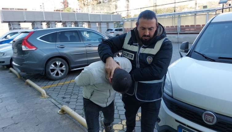 Kar maskeli soyguncu tanıdık çıktı