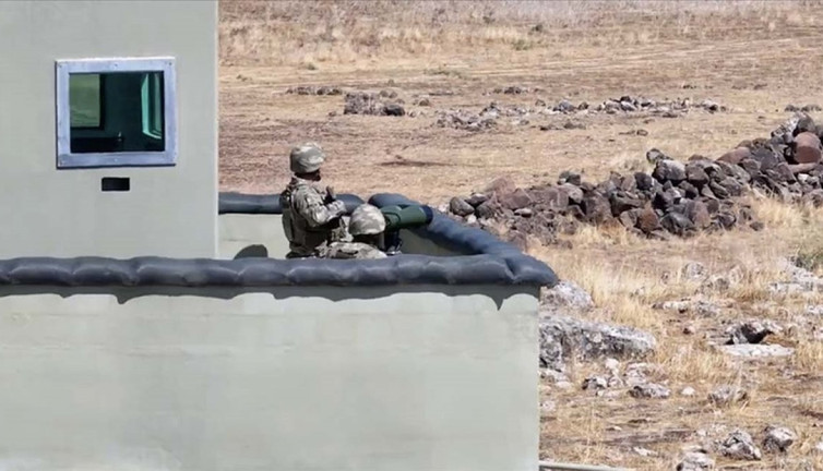 Milli Savunma Bakanlığı duyurdu! Sınırda 4'ü terör şüphelisi 46 kişi yakalandı