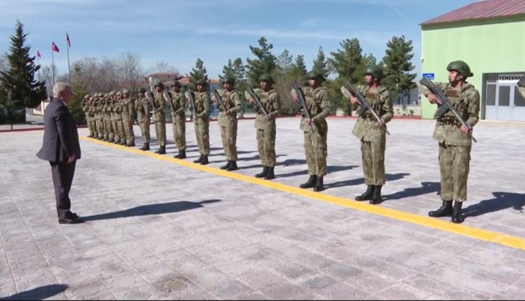 Bakan Güler Irak sınırında incelemelerde bulundu