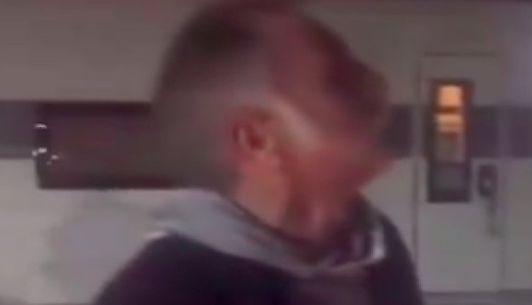 Kurtlar Vadisi'nin Mematisi Gürkan Uygun'un "Bu Şehir Girdap Gülüm" performansı sosyal medyayı salladı