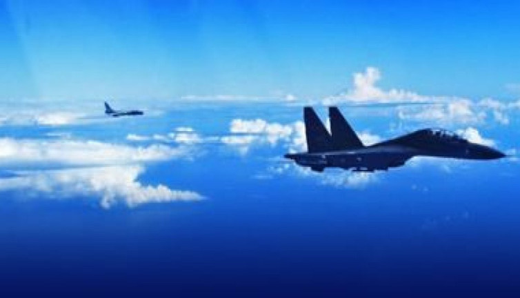 Havada tehlikeli yakınlaşma. Çin ve Japon uçakları karşı karşıya geldi