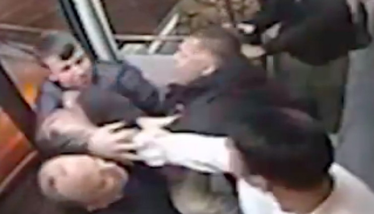 Yol kavgası ölümüne sebep olacaktı: İETT şoförünü göğsünden bıçakladılar