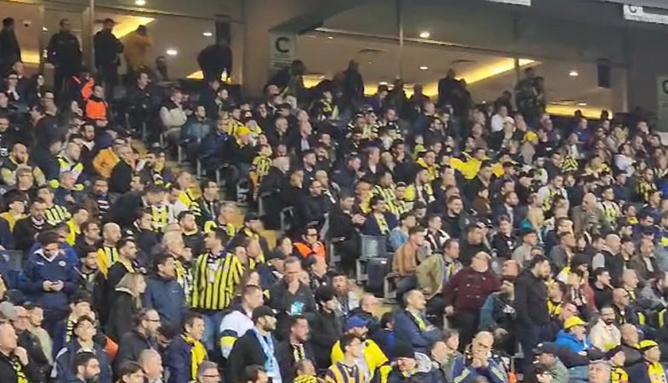 Fenerbahçe kalesinde golü gördü. Taraftarlar moralini bozmadı