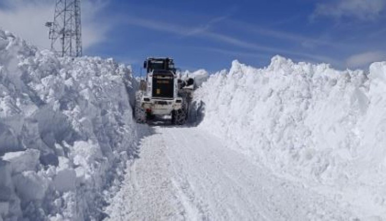Köy yolları açılıyor