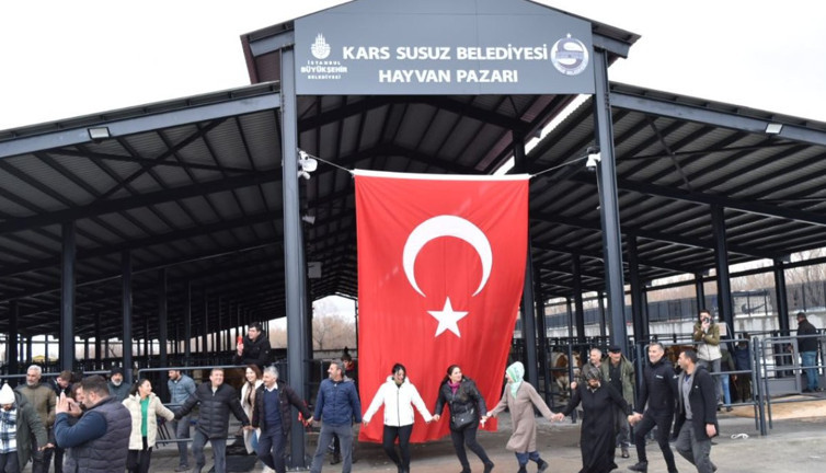 İBB'den Kars'ın Susuz ilçesine canlı hayvan pazarı
