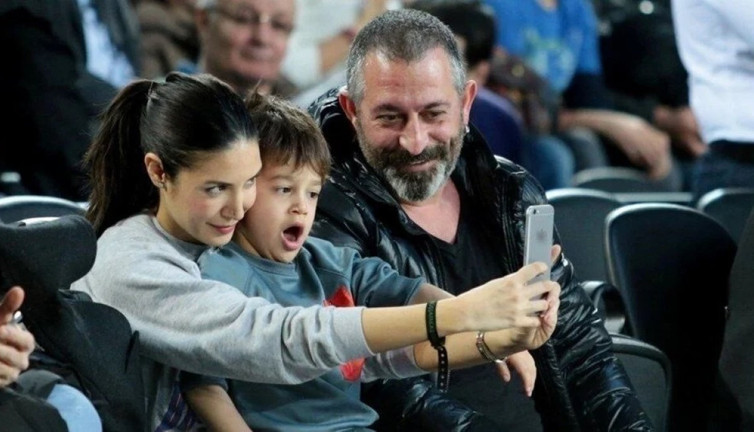 Cem Yılmaz’ın yeni gösterisinden sızdı. 70 bin TL nafaka ödediği eski eşi Ahu Yağtu’ya gönderme