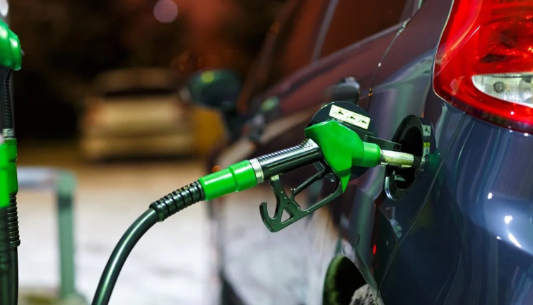 Akaryakıtta bu gece olanlar olacak. 6 günde benzin ve motorine 2 kere zam yapılmıştı