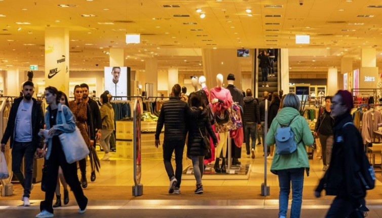 Moda devi iflas etti. Mağazaları kapanacak çalışanlar atılacak