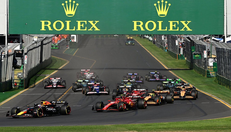 Avustralya Grand Prix'sini İspanyol Carlos Sainz kazandı