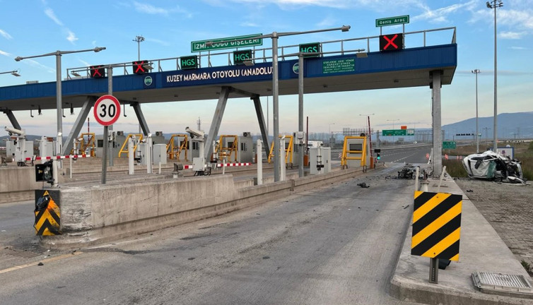 Gişeleri tutturamayınca beton bankete çarptı