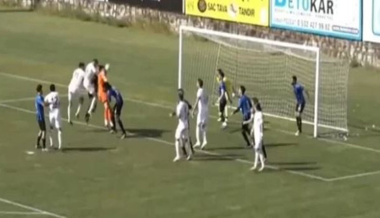 Kaleci muhteşem kafa golüyle bir puanı kurtardı. Benim diyen santrafora taş çıkarttı. Icardi misin be Nurullah