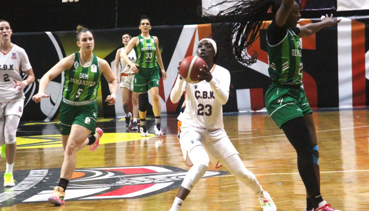 ÇBK Mersin hata yapmadı yarı finale çıktı