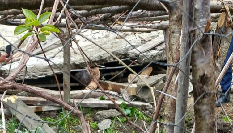 Evine yaptığı balkon çöktü. 1 ölü