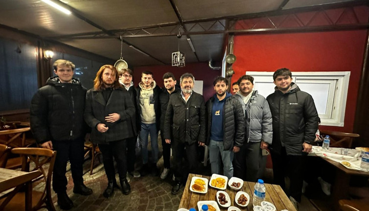 Zafer Partili Metin Can'dan iftar