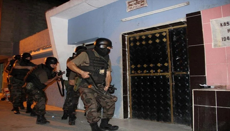 Bir haftada 107 kişi yakalandı. Yer: Adana