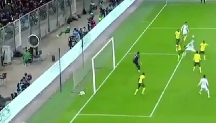 Fenerbahçe'den kovulmuştu. Attığı muhteşem golle dünyayı salladı