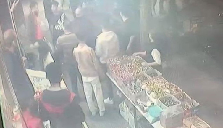 İstanbul'da yabancı uyruklu iki grup arasında bıçaklı kavga çıktı