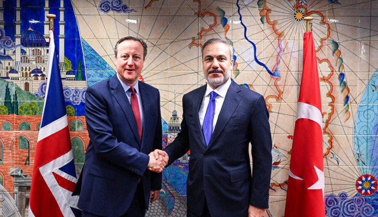 Bakan Fidan İngiliz mevkidaşı Cameron ile görüştü