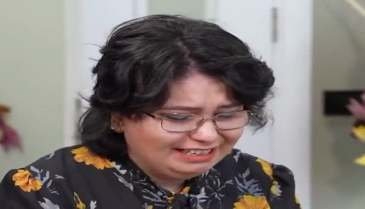 Yemekteyiz'e katılan yarışmacı o tatlının ismini duyunca krize girdi: Önce inledi sonra ağladı