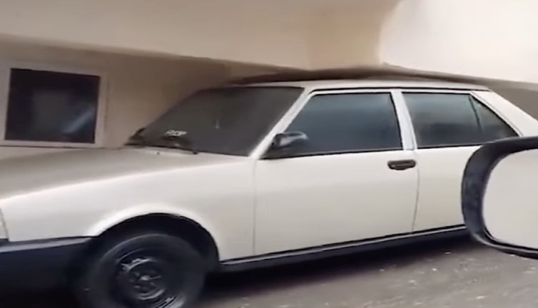 'Kapalı otoparkı var' denilerek satılan evin otoparkı görenleri güldürdü
