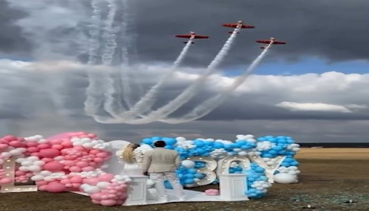 Gösteri uçaklarıyla düzenledikleri 'cinsiyet belirleme partisi' sosyal medyada eleştirilerin odağı oldu