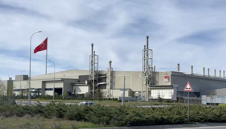 Dev firmaların bacasından çıkan dumanlar korkuttu