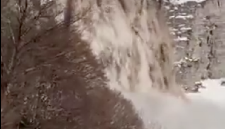 Rusya'da çığ düştü