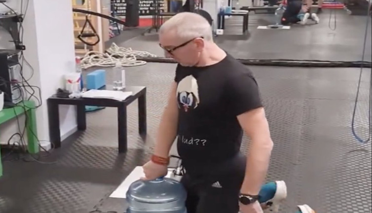 Su damacanasını kaldırma tekniği sosyal medyada viral oldu