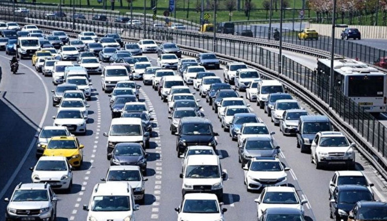 Uzmanlardan sürücülere bayram dönüşü hayati uyarılar