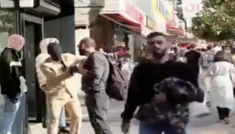 Bursa'da cansız manken şakası vatandaşları güldürdü