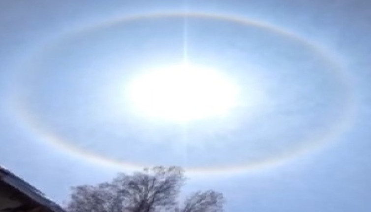 Güneşin etrafında oluşan hale görenleri büyüledi