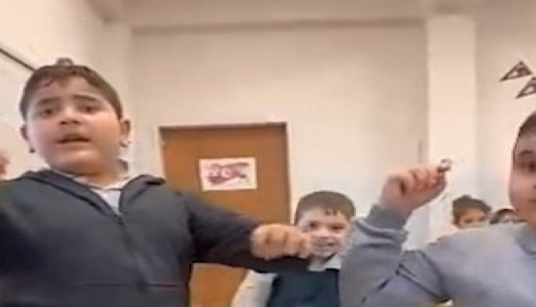 Bölme yarışmasına katılan öğrencilerin heyecanlı anları viral oldu