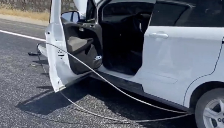 Üzerine elektrik teli düştü: "Milyarda bir ihtimal benim başıma geldi'"