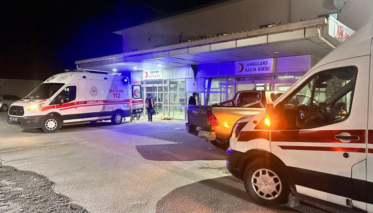 Balkondan düşen sağlık çalışanı yaşamını yitirdi