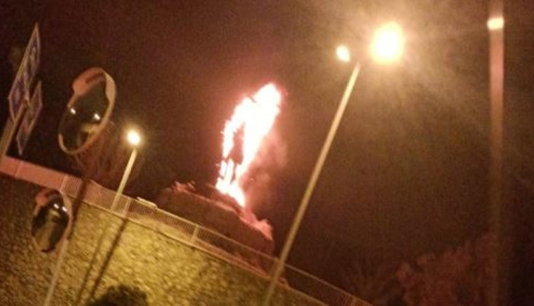 Milli Mücadele kahramanının heykelini yaktılar