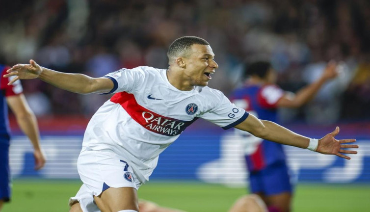 Mbappe efsane futbolcuları yakaladı