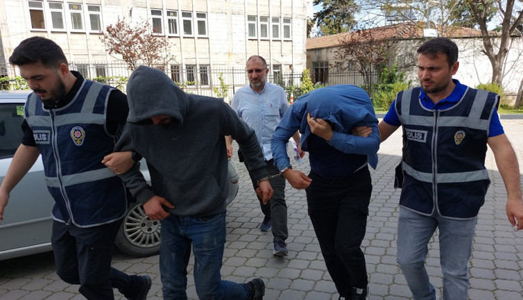 Hırsızları taktıkları kask yakalattı