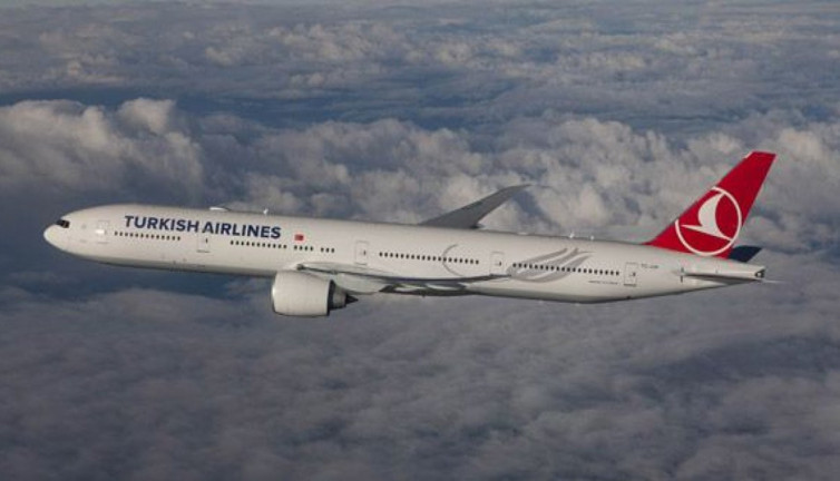 THY'nin New York uçağında rahatsızlanan yolcu hayatını kaybetti