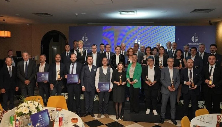 Yaş meyve sebze ve mamullerine ihracat şampiyonları ödülü