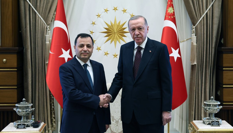 Erdoğan AYM Başkanı ile görüştü