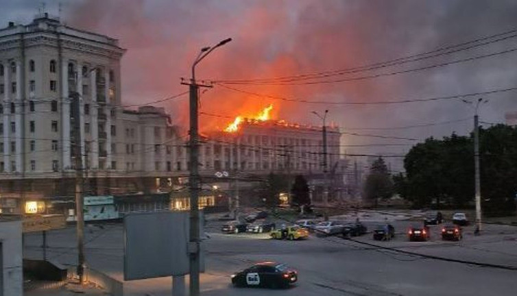 Rusya Ukrayna'yı füzelerle vurdu çocuklar öldü