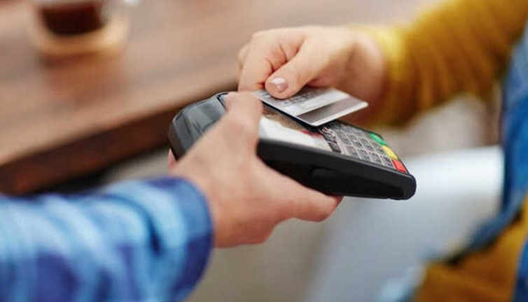 Kartlı ödemelerin tutarı martta arttı