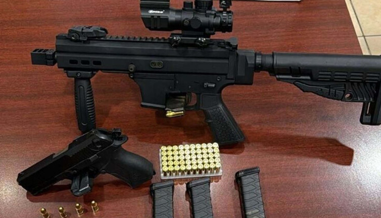 KADES ihbarına giden polis, uzun namlulu ve dürbünlü tabanca ele geçirdi