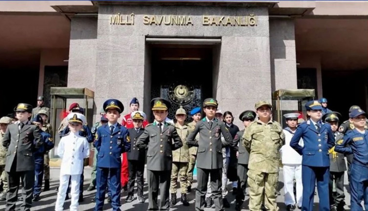 Çocuklardan ‘Vatan marşı’