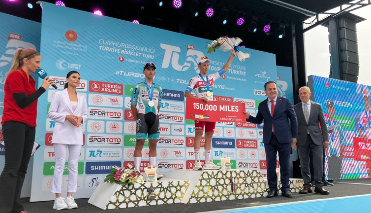 Bisiklet Turu'nda 3. etabın galibi Giovanni Lonardi